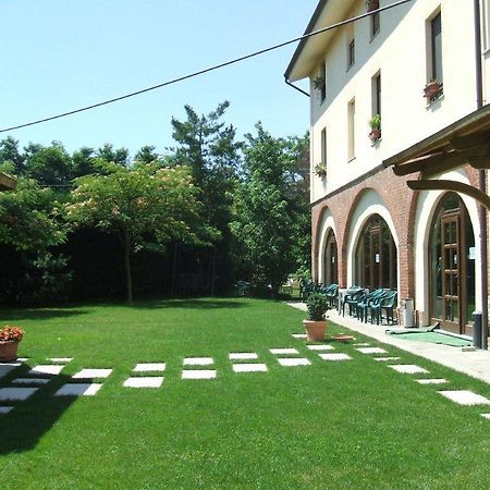 Hotel Ristorante Villa Magnolia Predosa Esterno foto